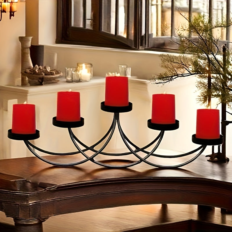 Cinco Soportes de Velas Negras, Soportes de Velas de Metal con un Tema de Hogar, Acabados con Pintura, Adecuados para Instalación en Mesas, Decoración Elegante para Comedores y Salas de Estar.