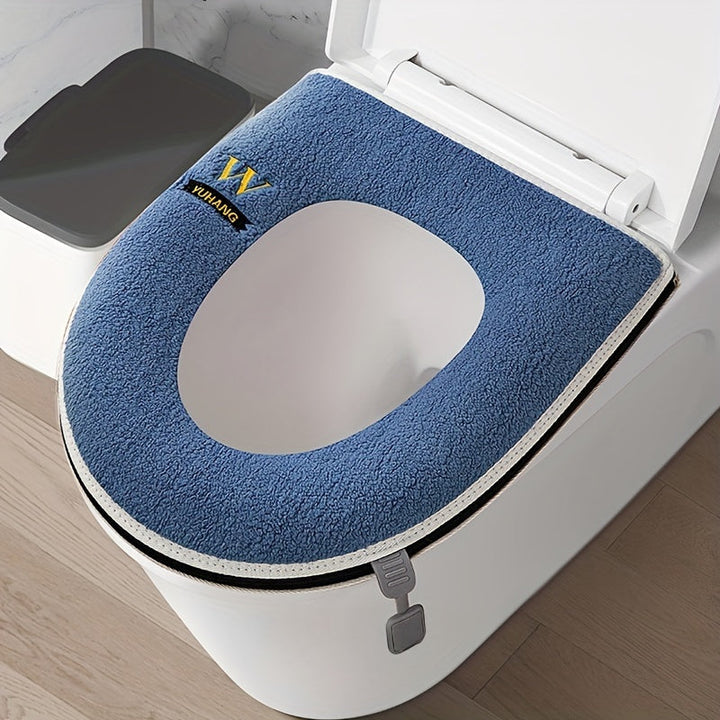 1 pieza, funda de cojín de asiento de inodoro reforzado, alfombra de felpa gris con logotipo "W", compatible con todos los inodoros, accesorio de baño cómodo, funda de cojín de asiento de inodoro.