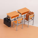 Conjunto de Aula Mini de 6 Piezas, Mesa y Sillas de Plástico con Mochila, Decoración de Casa de Juguete para la Escuela, Vajilla DIY, Exhibición en Casa, Colección Mini, Ocasión de Fiesta, No Requiere Electricidad