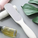 1 pieza, eliminador de pies de doble cara y exfoliador de luz muerta beige para pies suaves, uso manual no eléctrico, herramienta de cuidado de pies de plástico sin fragancia con mango ergonómico, exfoliador de pies, diseño elegante, plástico duradero.