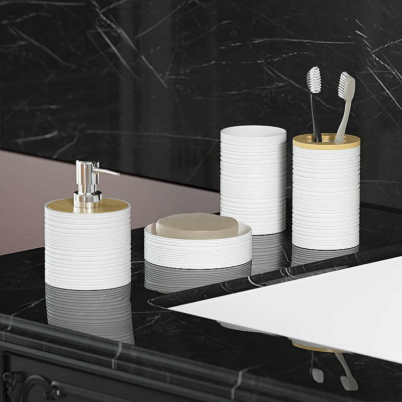 Juego de 4 accesorios modernos para baño: portacepillos de plástico, jabonera, vaso para enjuague bucal y botella con bomba de loción con diseño rayado y tapa de bambú, decoración para el cuarto de baño