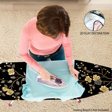 2D Plano, 2D Plano Tapete de Tablero de Planchar Floral - Lavable, Diseño Sin Planchar, Fácil de Instalar, Se Ajusta a la Mayoría de Tamaños Estándar, Elegante Patrón Floral Negro y Dorado, Perfecto para Decoración del Hogar, Accesorios de Planchar, Deco