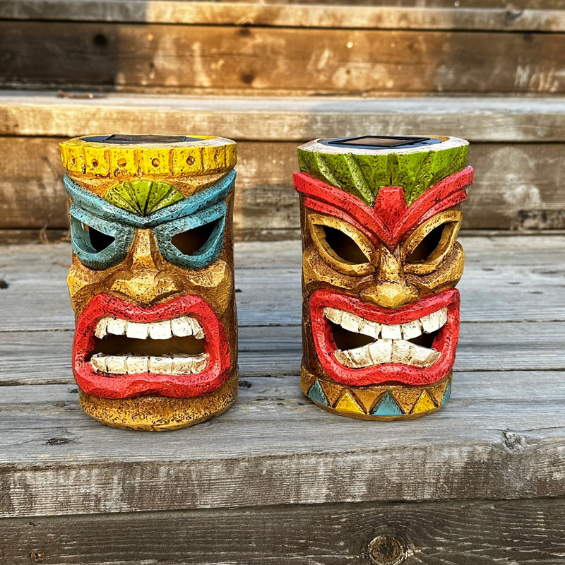 XXOASIS Luz de Estatua Tiki con Energía Solar - Diseño de Tótem Hawaiano con Ojos Luminosos, Decoración de Jardín en Resina Roja y Negra para Césped, Patio, Porche, Estanque y Ocasiones Festivas, Regalo de Iluminación Exterior Recargable, Decoraciones pa