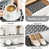 1 Rollo de Forro para Estantes Impermeable y No Adhesivo con Diseño Elegante de Trébol Gris y Blanco y Ondas - Tapete de Plástico Duradero y Cortable para Refrigeradores, Cajones de Cocina, Armarios | Antideslizante, Impermeable, Mantel para Refrigerador