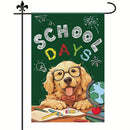 1 pieza de bandera de jardín de regreso a la escuela de DoKriy Golden Retriever - "Feliz primer día de escuela" con diseño de lápices, libros y globo, 12x18 pulgadas/28x40 pulgadas, material de lino duradero para patio, césped y decoración al aire libre,