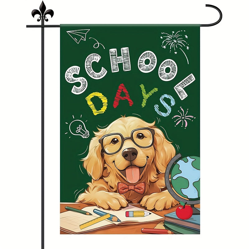 1 pieza de bandera de jardín de regreso a la escuela de DoKriy Golden Retriever - "Feliz primer día de escuela" con diseño de lápices, libros y globo, 12x18 pulgadas/28x40 pulgadas, material de lino duradero para patio, césped y decoración al aire libre,