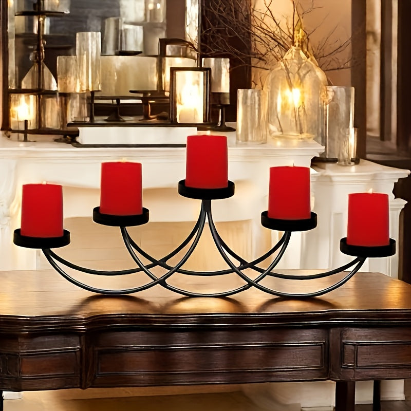 Cinco Soportes de Velas Negras, Soportes de Velas de Metal con un Tema de Hogar, Acabados con Pintura, Adecuados para Instalación en Mesas, Decoración Elegante para Comedores y Salas de Estar.