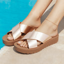 1 par de sandalias planas de verano para mujer con tiras cruzadas - punta abierta, sin cordones, cómodas, con cubierta sintética, zapatillas de playa con suela gruesa y acolchada para uso diario, al lado de la piscina, uso casual y zapatillas de piscina,