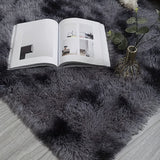 Alfombra de Peluche Suave para Área - Alfombra Acogedora Gris y Negra Tie-Dye para Sala, Tapete Esponjoso para Decoración del Hogar, Solo Lavado a Mano, Material de Poliéster, Alfombras para Salón, Acento Festivo, Diseño Tie Dye, Superficie Texturizada