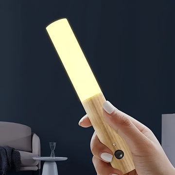 Una pieza de una impresionante lámpara de inducción de cristal que también es a prueba de polvo.