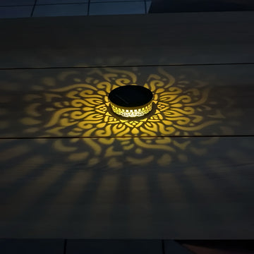 1/2 piezas de luz solar exterior para pared, lámpara LED amarillo cálido, luz de valla de metal con tema solar, adecuada para jardín, patio, balcón, villa, puerta, iluminación de paisaje eficiente en energía
