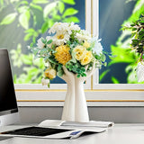 Jarrón Elegante de Cerámica Blanca Artesanal para Arreglos Florales Artísticos - Centro de Decoración Delicado con Pedestal para Sala de Estar o Exhibición en Mesa, Ideal para Rosas Blancas y Hojas Verdes
