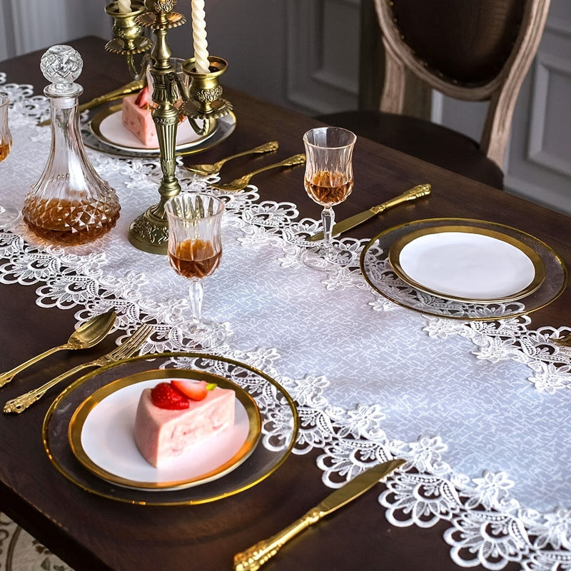 Elegante Camino de Mesa de Encaje Blanco - Perfecto para la Decoración Navideña