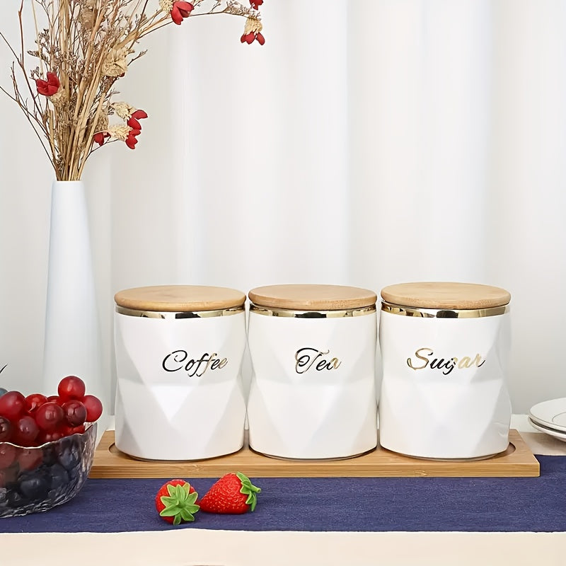 Juego de 3 Tarros Cerámicos con Borde Dorado y Etiquetas Grabadas, Bandeja de Madera - Almacenamiento Elegante para Azúcar, Café, Té - Ideal para Oficina y Cocina