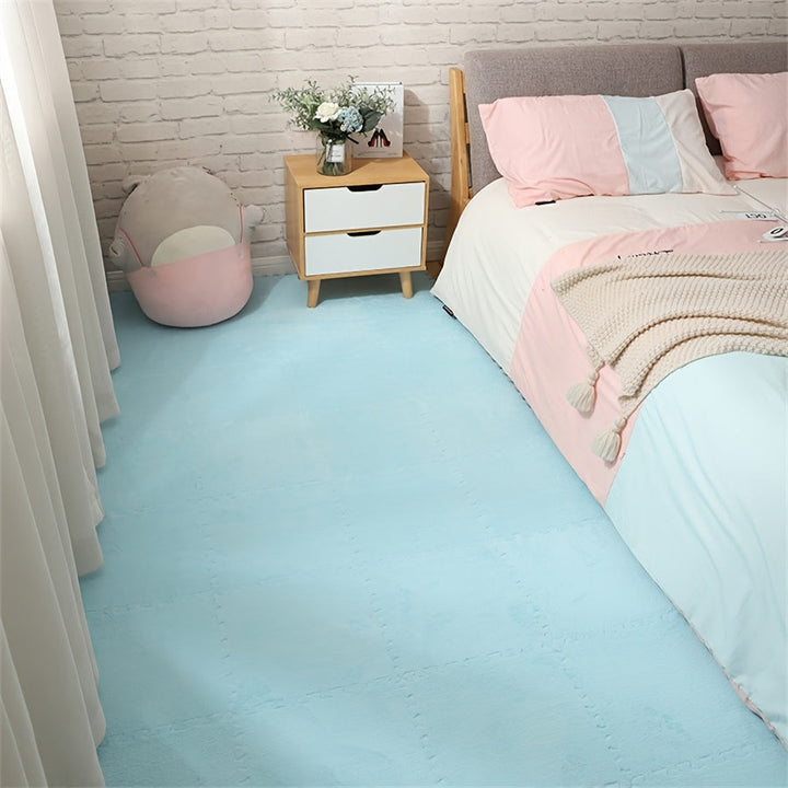 12pcs Alfombras Suaves de Peluche Entrelazadas, Alfombrillas de Espuma EVA Lavables en Azul Claro para Sala de Estar y Dormitorio, 29.97x29.97 cm, Azulejos Antideslizantes y Amigables con Mascotas para Decoración Hogareña Acogedora, Alfombras para Sala d