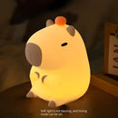 Lámpara de Noche con Temática de Animales Moderna Capybara con Control Táctil y Función de Temporizador - Batería de Litio Recargable USB de 1200mAh, Sombrilla de Plástico Portátil, Ideal para Diversos Cuartos, Regalo Perfecto (Paquete de 1)