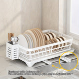 Escurridor de Platos de Una Capa para Encimera, con Tubo de Drenaje Giratorio 360° y Almacenamiento de Utensilios, Ideal para Organización en Cocinas de Solteros o Parejas