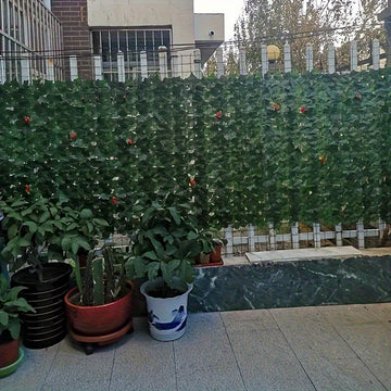¡Transforma tu jardín! Cerca artificial de hiedra de 150 cm, verde exuberante todo el año sin mantenimiento. Flexible y fácil de usar, ideal para diversos espacios. Agrega un toque de naturaleza a tu hogar y crea un refugio poético al instante