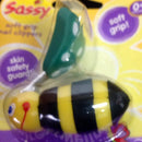 Cortaúñas Para Bebe En Forma Abeja Sassy Ref. 406 Seguro Amarillo Con Negro