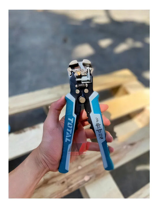 Alicate Pelacable Multiuso Automatico 3 En 1 Total Tht15246