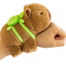 Peluche Capibara Pulsera Brazalete Con Tortuga De 17cm Café