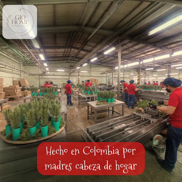 Arbol De Navidad Siberiano 2.25m 534 Puntas Gio Home Pino Navideño Look Natural Base Metalica Artificial Para Decoracion Con Bolas Adornos Extension Cintas Bombillos Botas Campanas Luces Estrella Noel