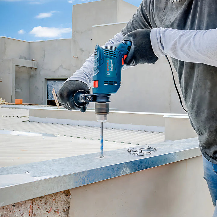 Taladro de impacto Bosch GSB 550 RE 550W con caja de cartón de