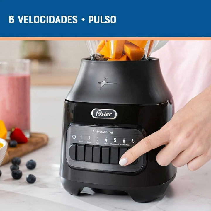 Oster® Licuadora, con Vaso de Vidrio Refractario Boroclass® y 6 Velocidades más Pulso, Ideal para Recetas Frias y Calientes, Negro, BLSTPEGBPB
