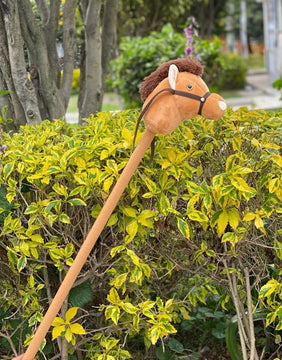 Caballo De Palo - Juguete Didáctico En Tela Suave, Peluche Café