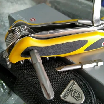 Navaja Suiza Victorinox Original Rangergrip Boatsman Alicate Amarillo/negro