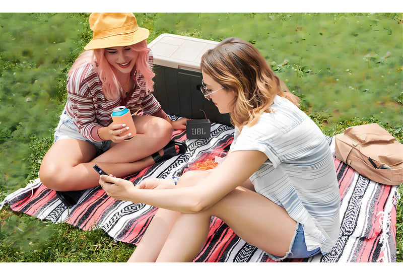 Altavoz Bluetooth impermeable Jbl Go Essential, color negro