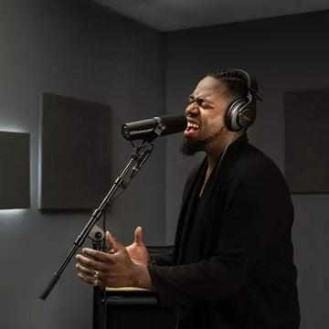Micrófono Vocal Dinámico Shure Sm7db Con Preamplificador Inc