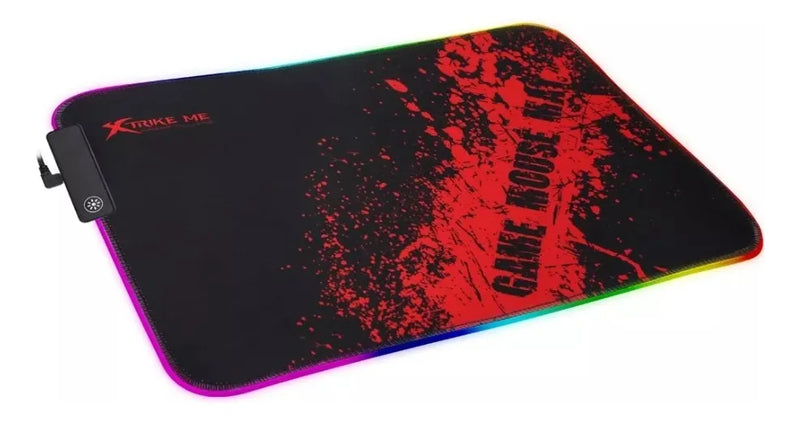 Mouse Pad Xtrike Me Gamer Iluminacion Y Base Antideslizante Color Negro