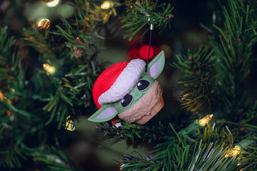 Bitty Boomers - Star Wars The Mandalorian: Grogu Con Sombre. Color Verde