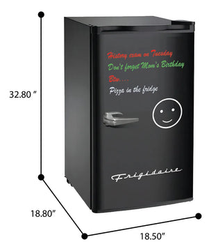 Nevera frigobar Frigidaire EFR331 color negro con capacidad de 91L