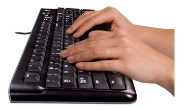 Teclado Logitech QWERTY Membrana español color negro