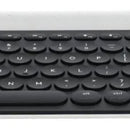 Teclado bluetooth Logitech QWERTY español latinoamérica color negro y blanco