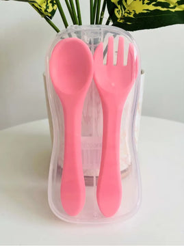 Silla Comedor Bebe Niño + Plato Y Cubiertos En Silicona Color Rosa
