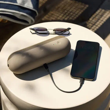 Parlante Bluetooth Beats Pill Champagne Gold Portátil Champagne Gold - 24hrs De Autonomía - Resistente Al Agua - Manos Libres.