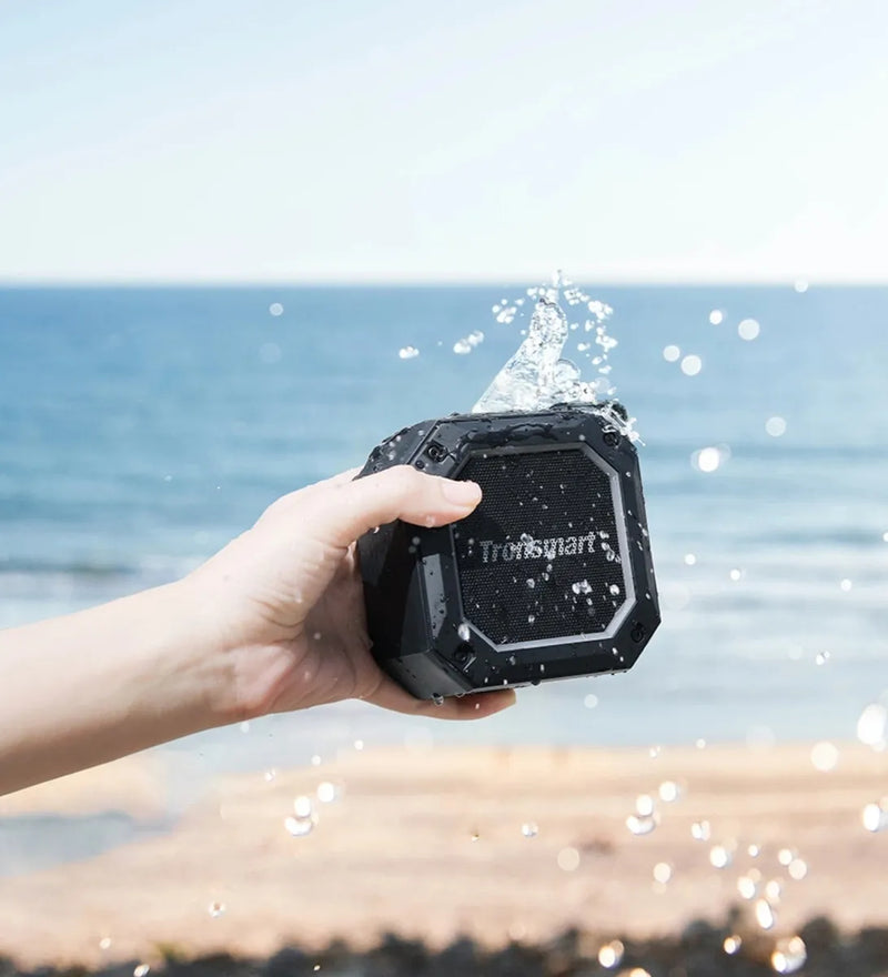 Parlante Tronsmart Groove 2 Groove 2 portátil con bluetooth waterproof negra