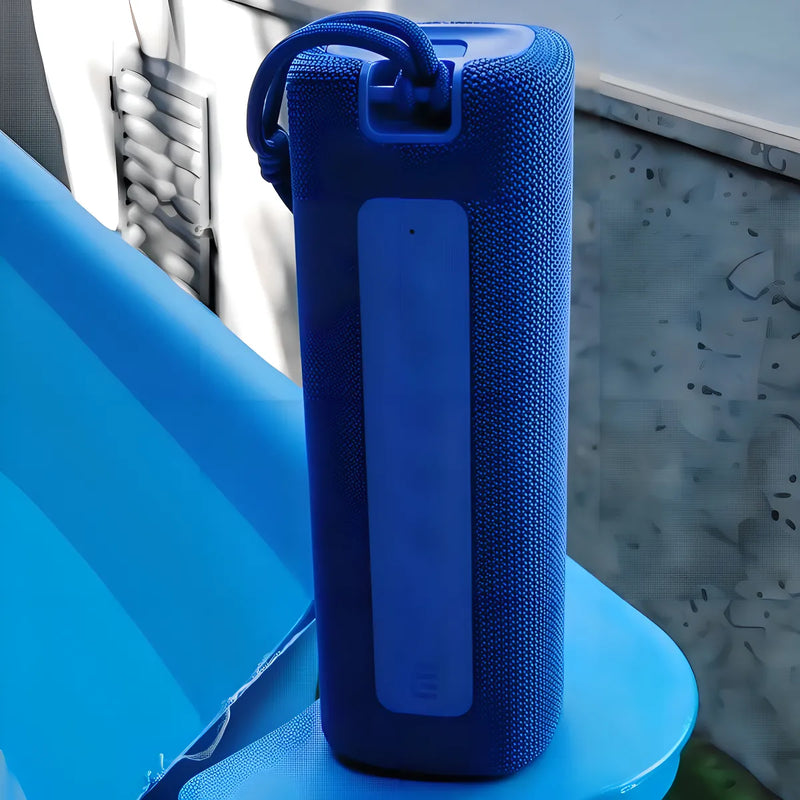 Parlante Xiaomi Mi MDZ-36-DB portátil con bluetooth waterproof azul