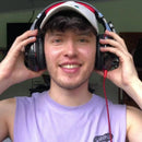 Fone de ouvido over-ear sem fio Kotion Gamer G2000 negro e rojo