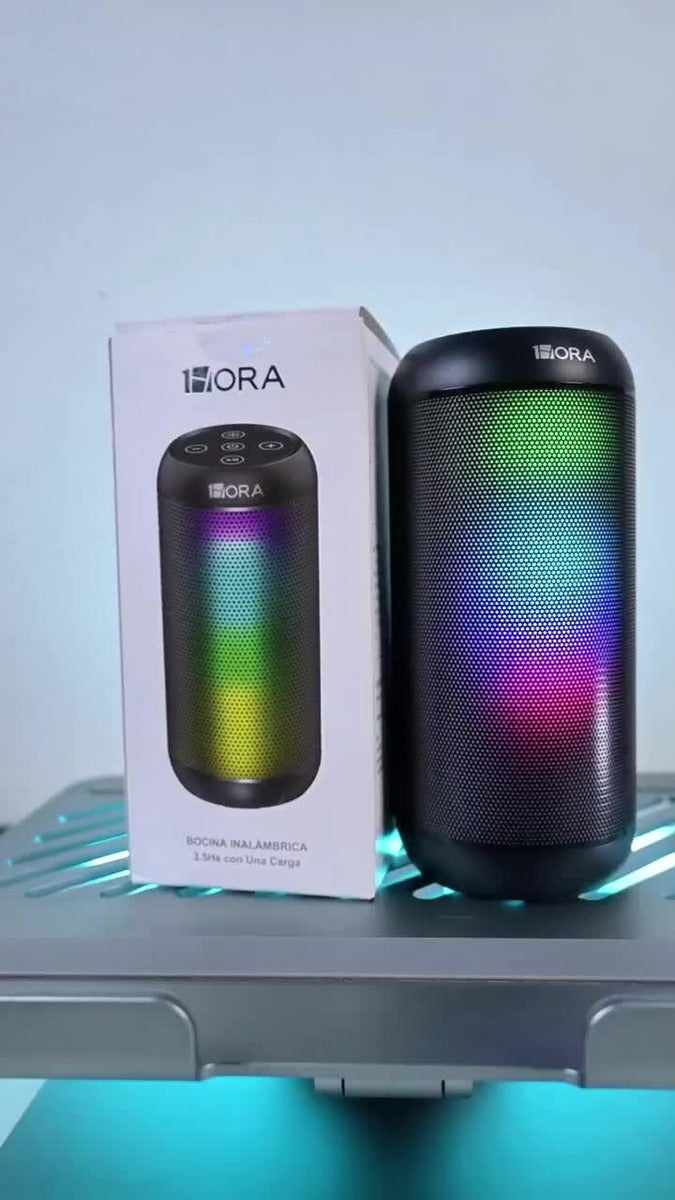 Parlante Bluetooth Portátil 1Hora BOC242 FM Bocina con Luces RGB Conectividad AUX/USB/TF Color Negro Ideal para Fiestas y Cumpleaños