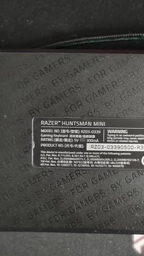 Teclado gamer Razer Huntsman Mini QWERTY Razer Purple inglés US color negro con luz RGB