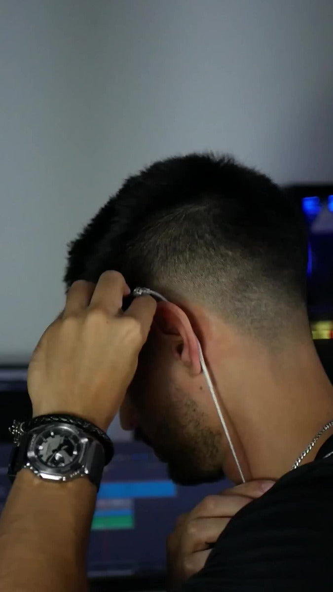 Audífonos Kz Zs10 Pro X Monitor In Ear Con Micro Y Estuche Negro