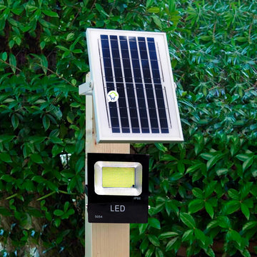 Reflector Solar Lámpara Exterior 30w Control Remoto TG007-30W