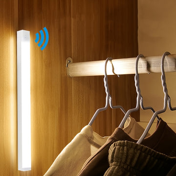 Conjunto de 8 Luces LED con Sensor de Movimiento para Armarios, Recargables por USB y Batería (200mAh), Ahorro de Energía Montadas en la Pared para Cocina, Guardarropa, Escalera, Pasillo y Estante - Diseño Blanco Elegante y Moderno