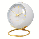 Reloj de Escritorio Silencioso de Inspiración Nórdica con Manecillas Luminosas - Funciona con Pilas, Despertador Redondo de Metal para Estudiantes y Decoración del Hogar