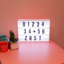 1 Pieza, Mini Caja De Luz Cinematográfica LED Decorativa, 7,87" X 5,9" (Aproximadamente 20 Cm X 15,24") - Caja De Luz Personalizada DIY Con 100 Letras, Números Y Símbolos, Cable USB Incluido, Caja De Luz Blanca Con Tarjetas De Letras, Bar De Dormitorio,