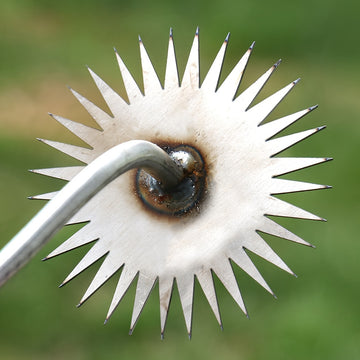 Desmalezadora Manual de Alta Resistencia con Cuchilla en Forma de Estrella Afilada - Herramienta Eficiente para Jardín y Césped, Mango Ergonómico para Malezas Profundas, Construcción Duradera en Acero - Sin Necesidad de Electricidad, Ideal para Hogar y J